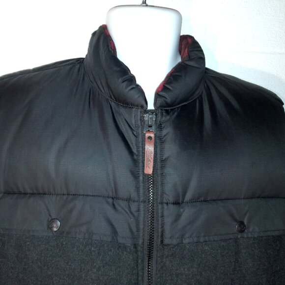 Woolrich Mens Size Large Wool Outdoor Puffer Vest Jacket Black Red Plaid Winter - Picture 5 of 9